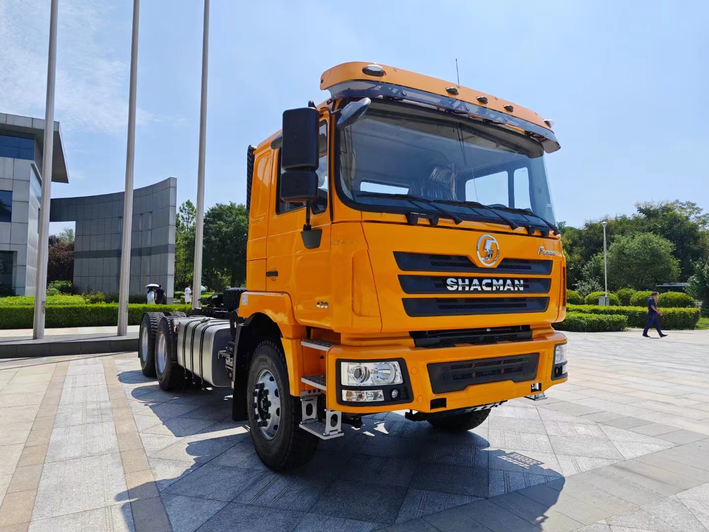 ما هو طول شاحنة مقطورة الجرار؟