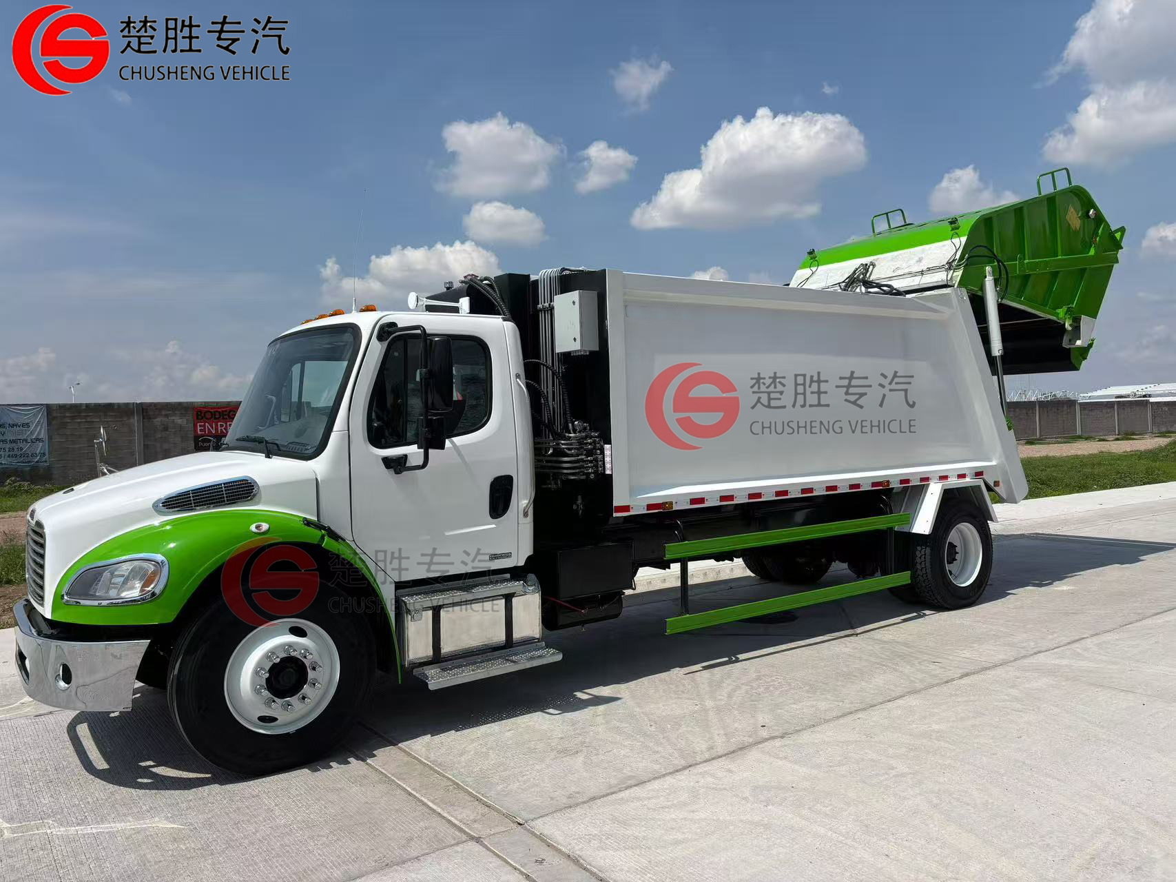 من تعليقات العملاء- الجزء العلوي من شاحنة القمامة الضوفية