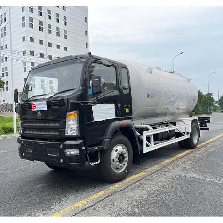 حار بيع ساينو تراك HOWO 12 عجلات LPG Bobtail Truck لنقل غاز البترول المسال