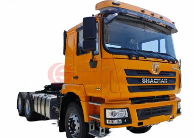 مقطورات شاحنة جرار مقابل. الشاحنات نصف المقطورة: ما الفرق؟