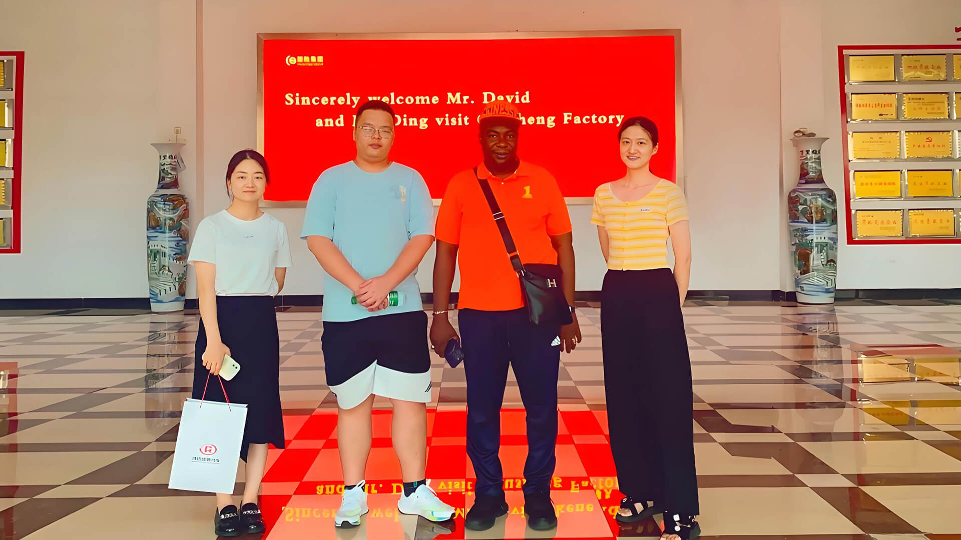 طلبية جديدة - شاحنة ايسوزو عالية الارتفاع من الكاميرون