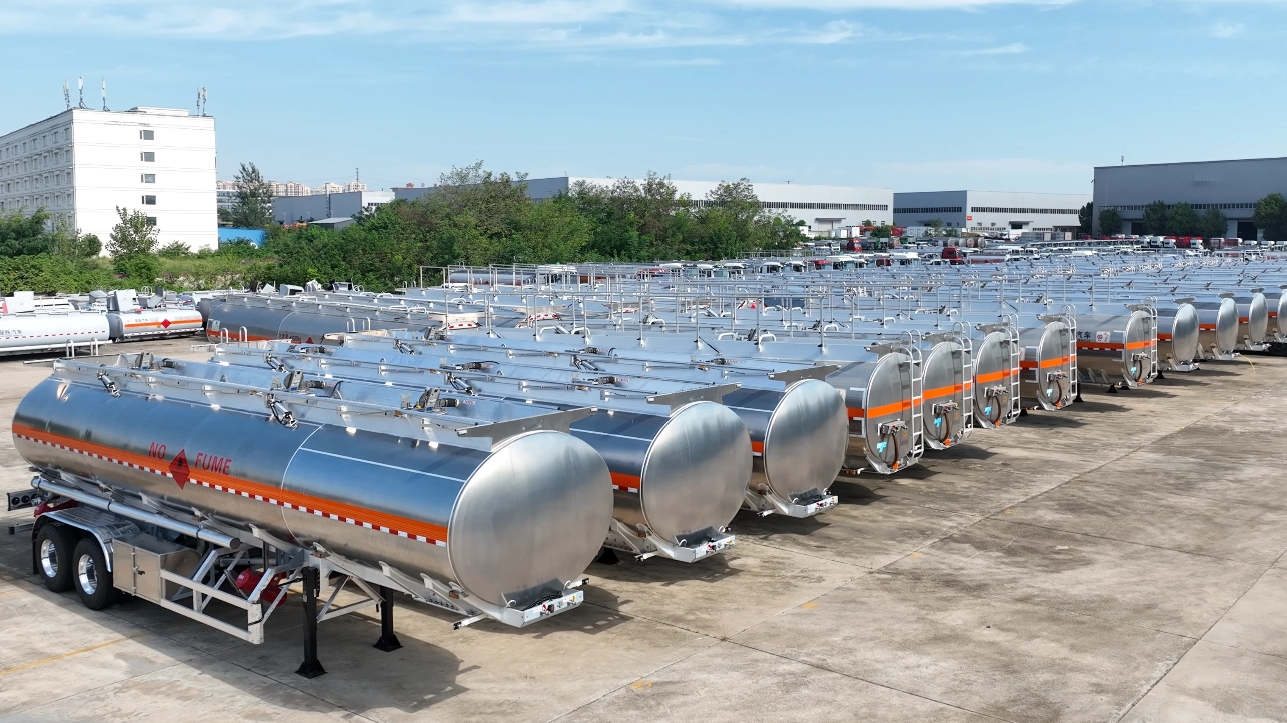 1200 وحدة 34000L لخزان الوقود شبه مقطورة إلى مركبة بيرو شوشنغ