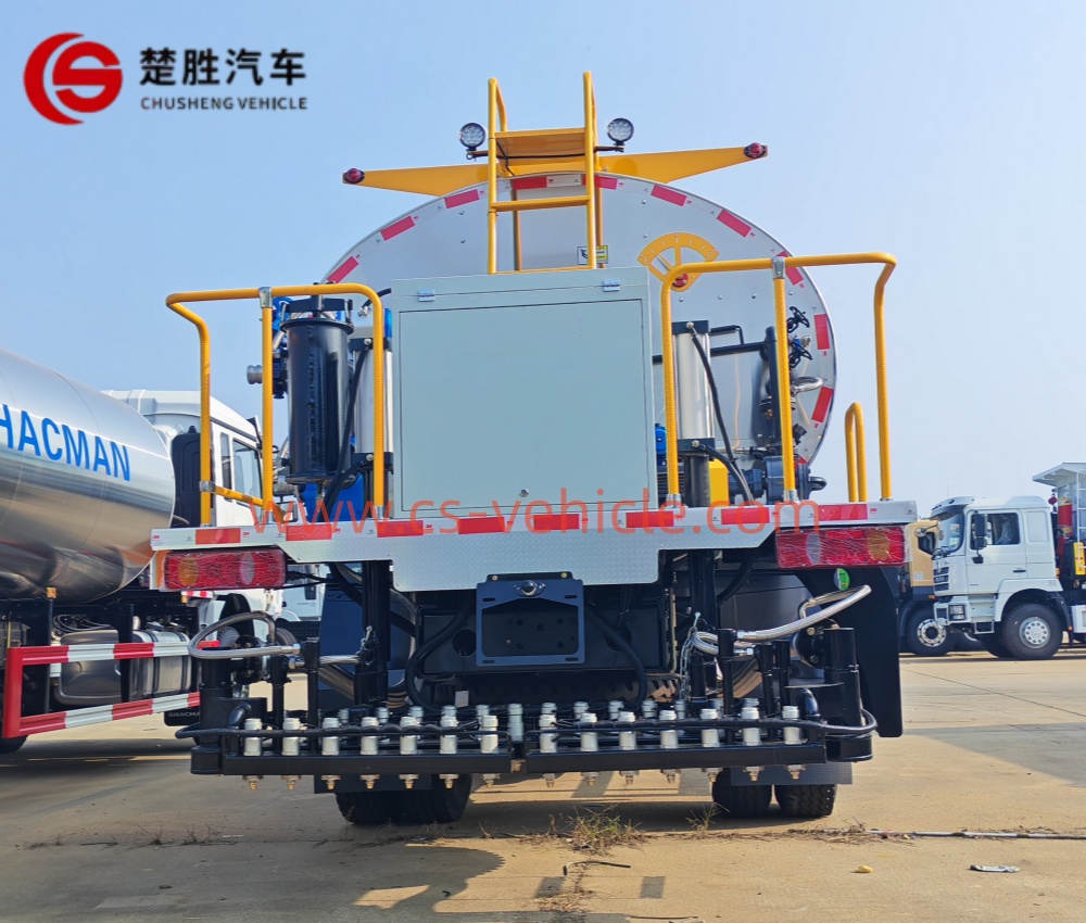 Asphalt Distributor Truck-7